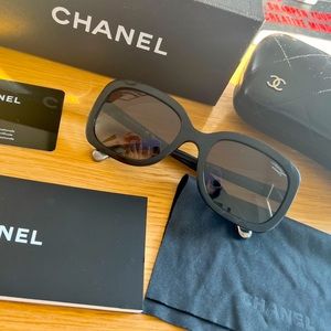 CHANEL Sunglasses